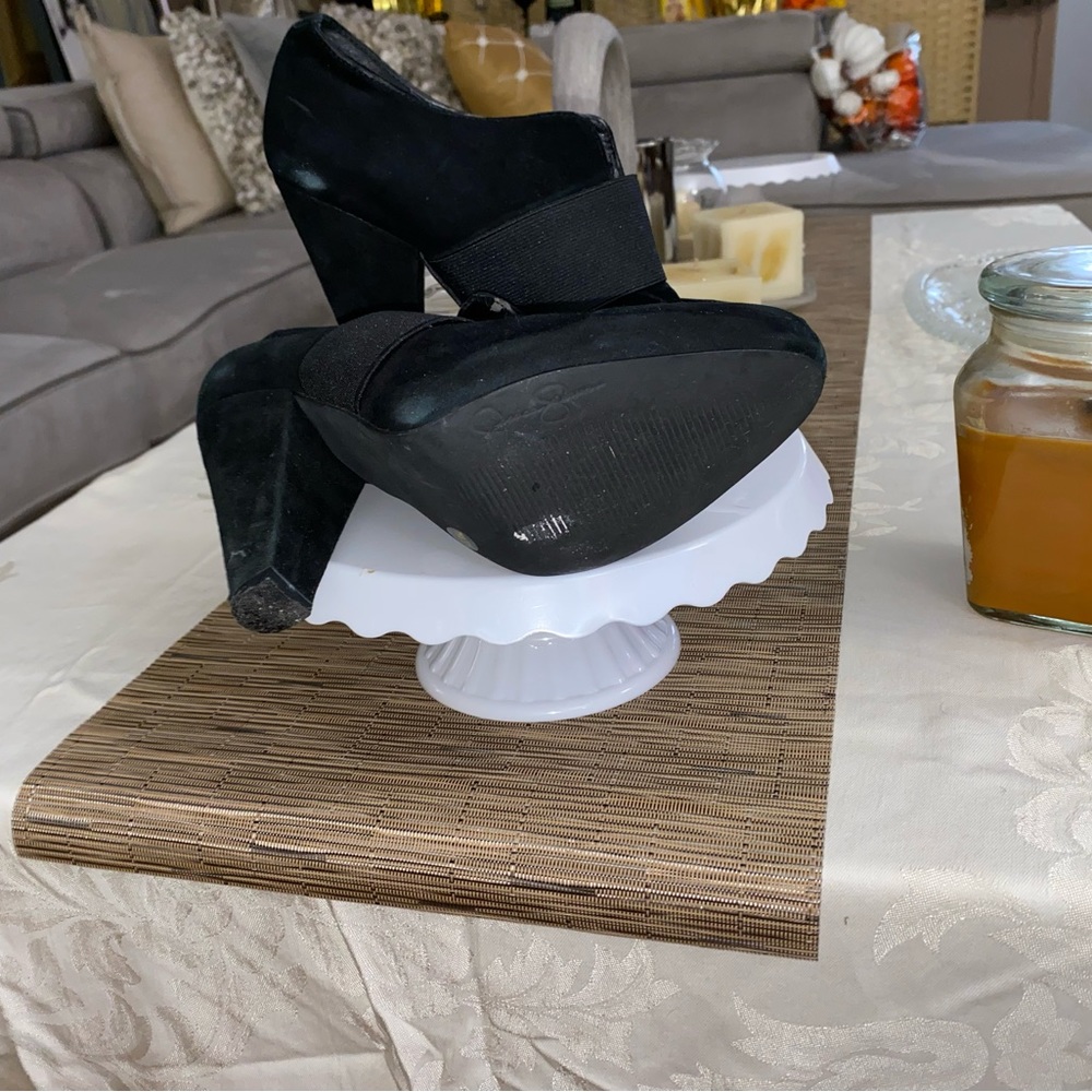 Jessica Simpson Black Suede Bootie Heals, Condition:Good - Picture 4 of 4